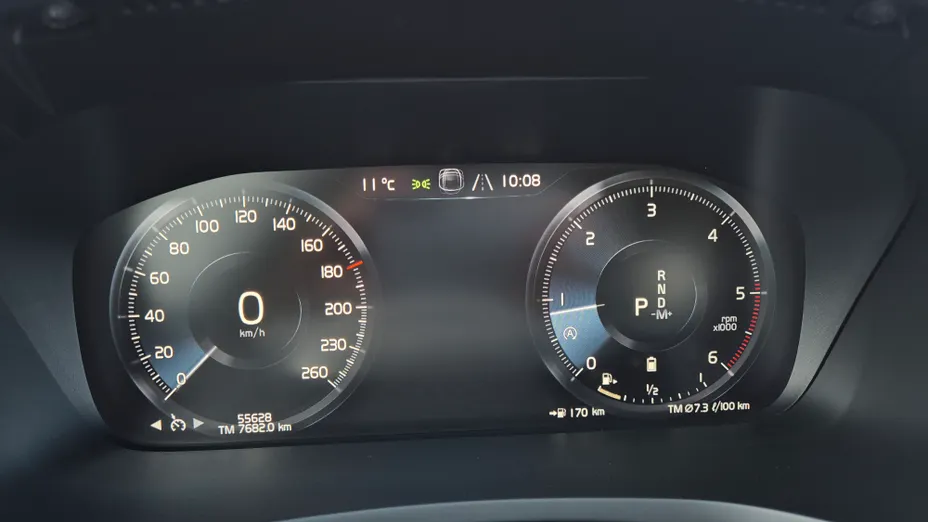 VOLVO V60 V60 B4 D Momentum aut