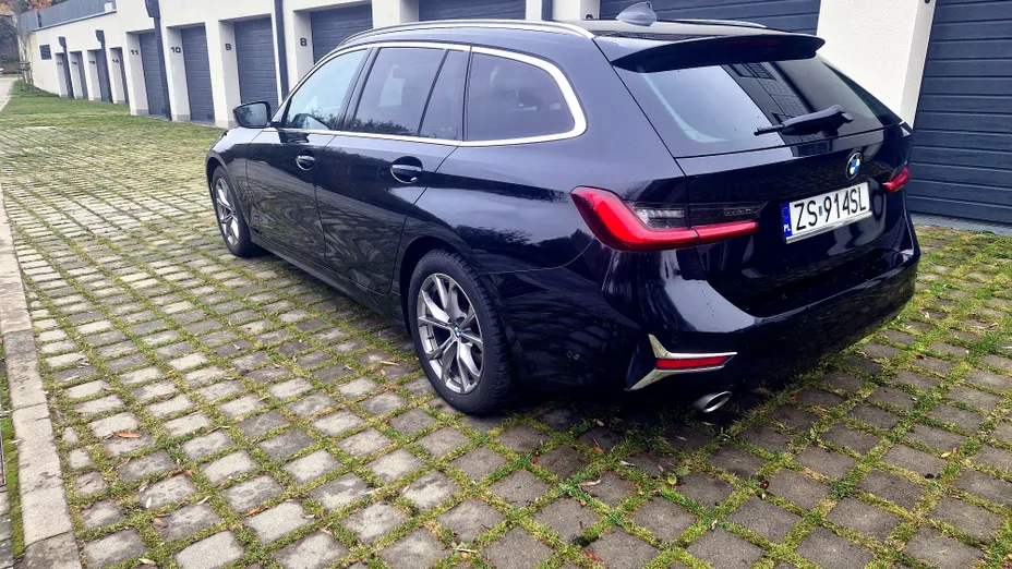 BMW Seria 3 320d xDrive mHEV Luxury Line sport-aut