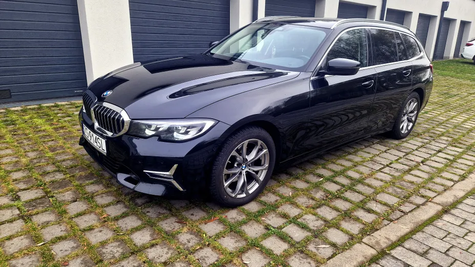 BMW Seria 3 320d xDrive mHEV Luxury Line sport-aut