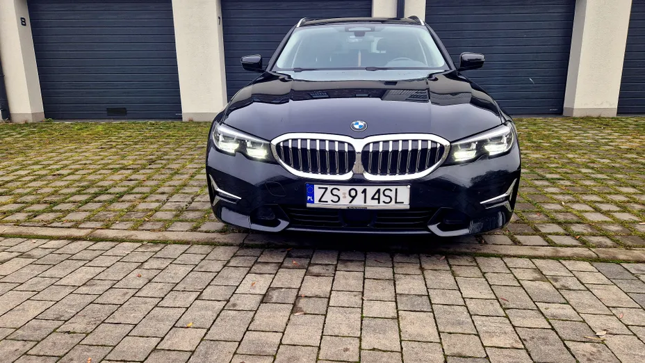 BMW Seria 3 320d xDrive mHEV Luxury Line sport-aut