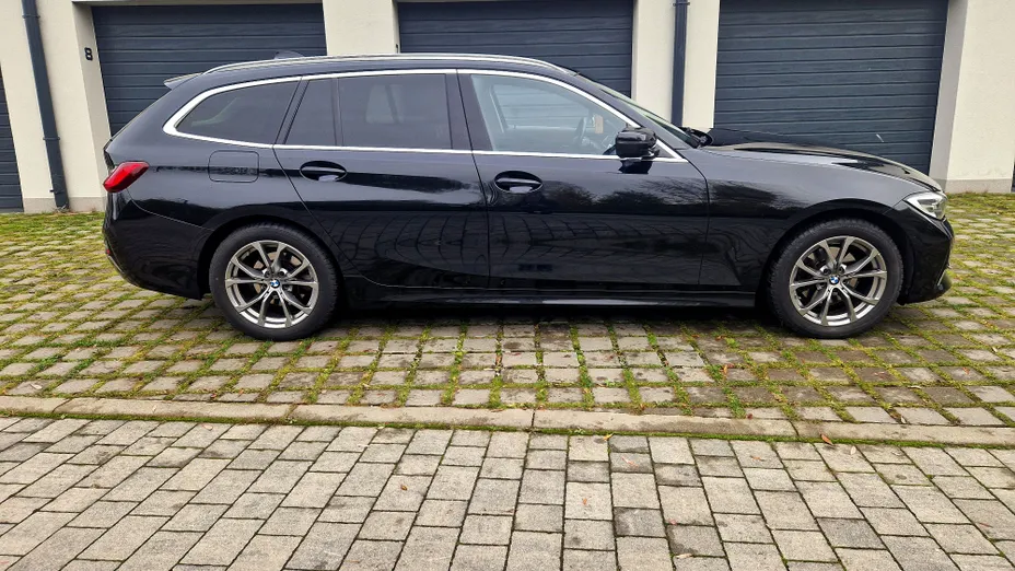 BMW Seria 3 320d xDrive mHEV Luxury Line sport-aut