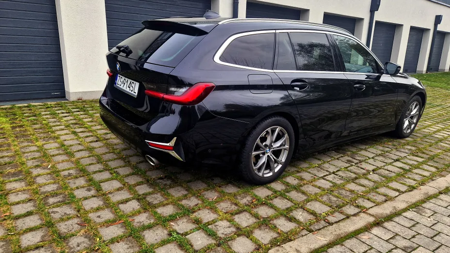 BMW Seria 3 320d xDrive mHEV Luxury Line sport-aut