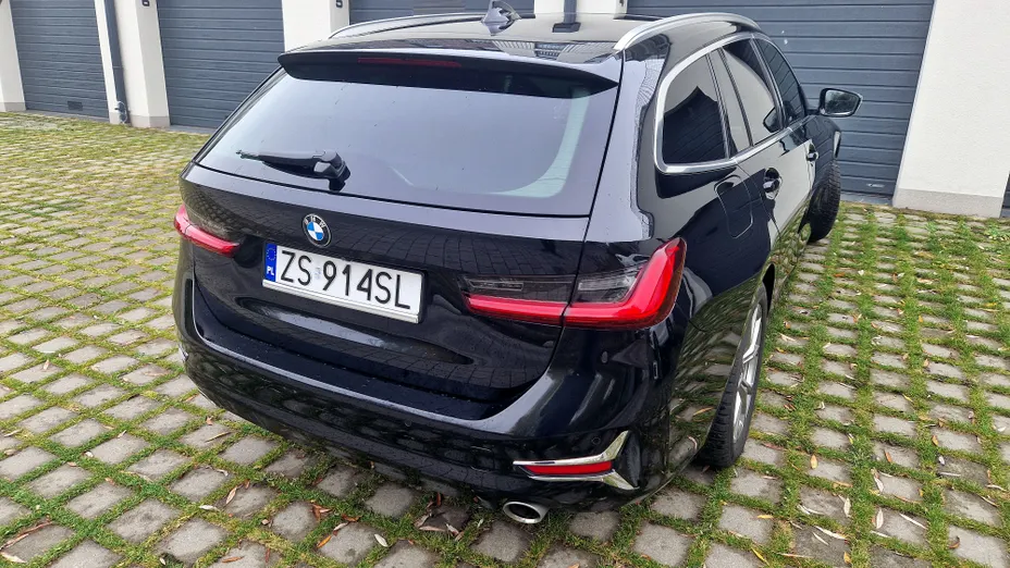 BMW Seria 3 320d xDrive mHEV Luxury Line sport-aut