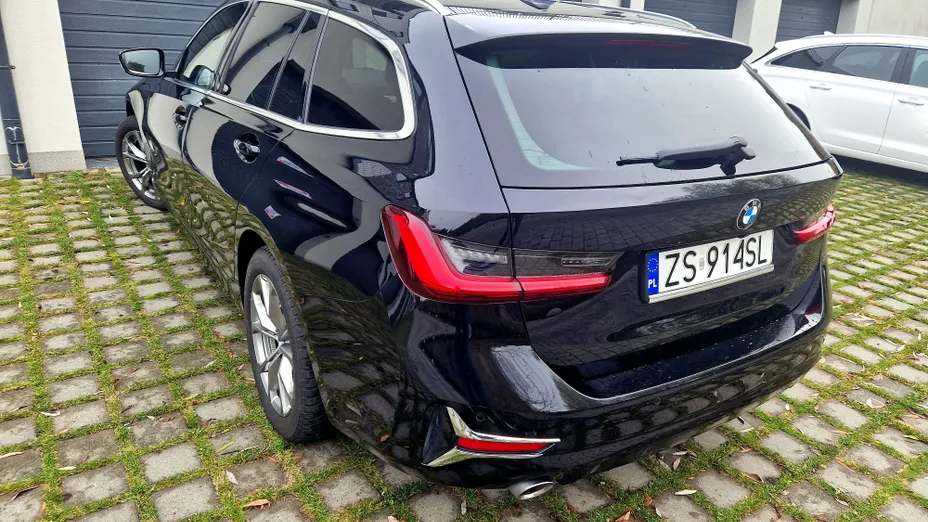 BMW Seria 3 320d xDrive mHEV Luxury Line sport-aut