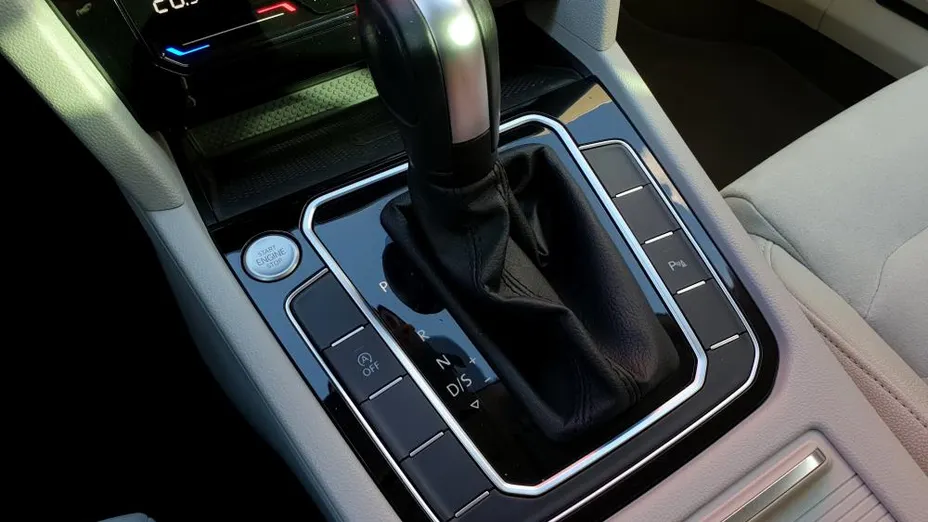 VOLKSWAGEN Passat Passat 2.0 TDI Elegance DSG