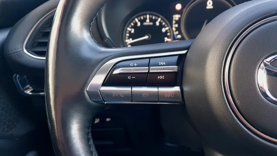 MAZDA 3 3 2.0 mHEV Hikari aut