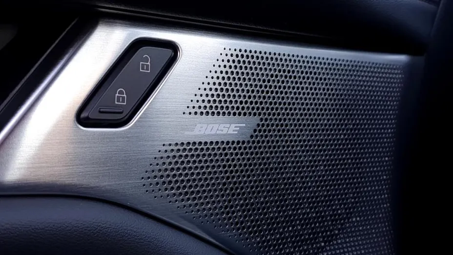 MAZDA 3 3 2.0 mHEV Hikari aut