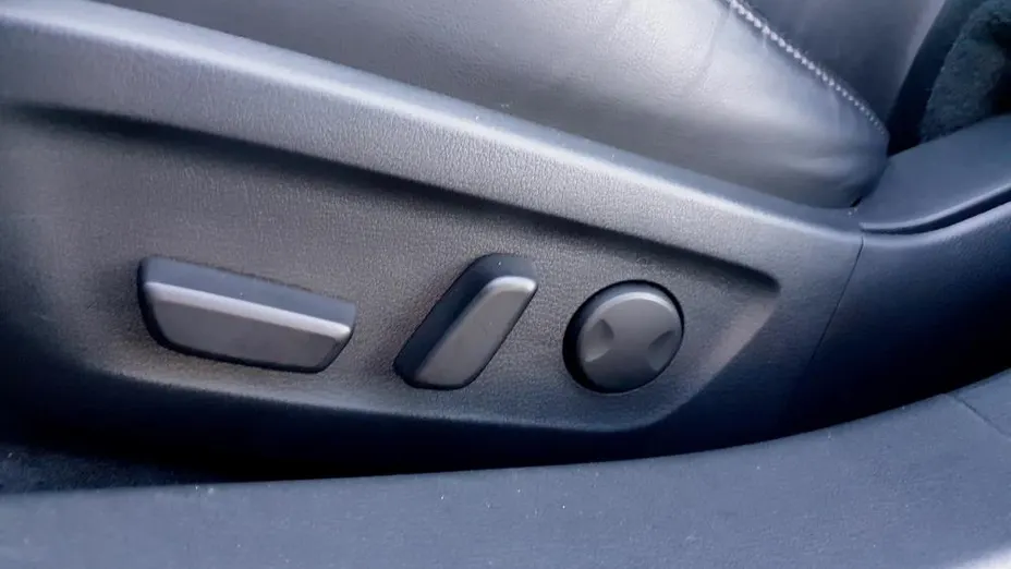 MAZDA 3 3 2.0 mHEV Hikari aut