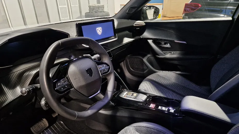 PEUGEOT 2008 2008 1.2 PureTech Allure S&S EAT8