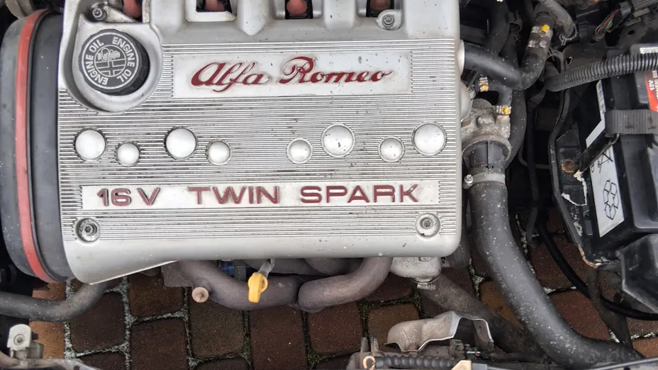 ALFA ROMEO 145 145 1.6 TSpark 16v