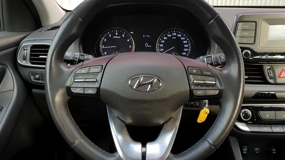 HYUNDAI i30 i30 1.5 DPI Classic +