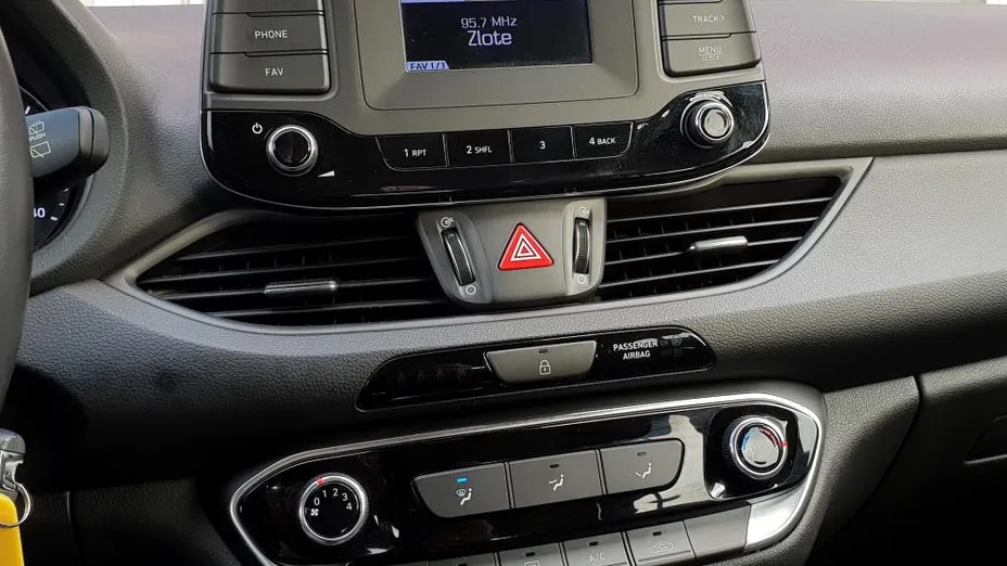 HYUNDAI i30 i30 1.5 DPI Classic +