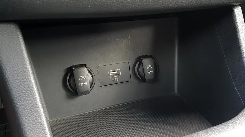 HYUNDAI i30 i30 1.5 DPI Classic +