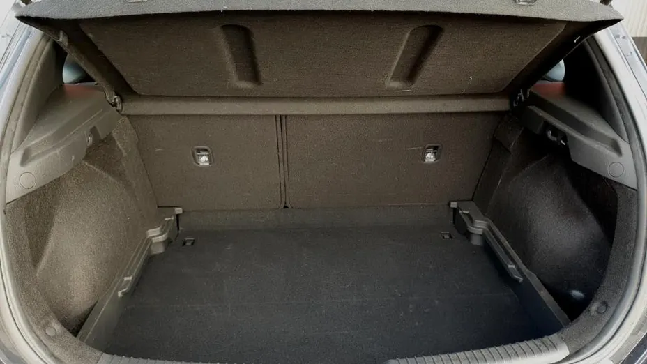 HYUNDAI i30 i30 1.5 DPI Classic +