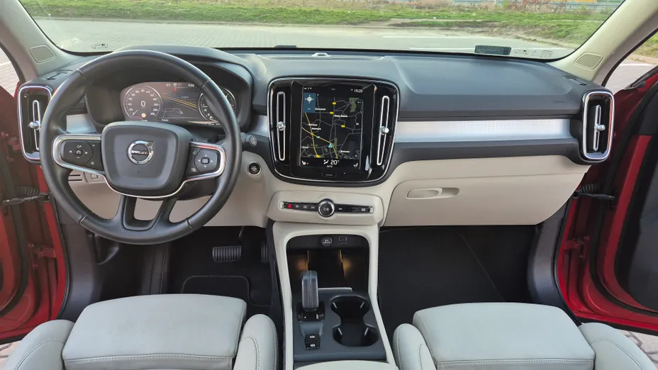 VOLVO XC40 XC40 D3 Momentum Pro aut