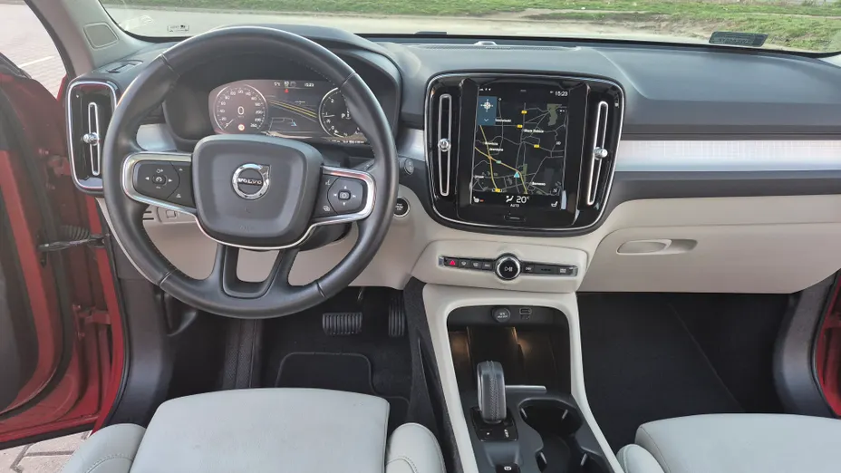 VOLVO XC40 XC40 D3 Momentum Pro aut