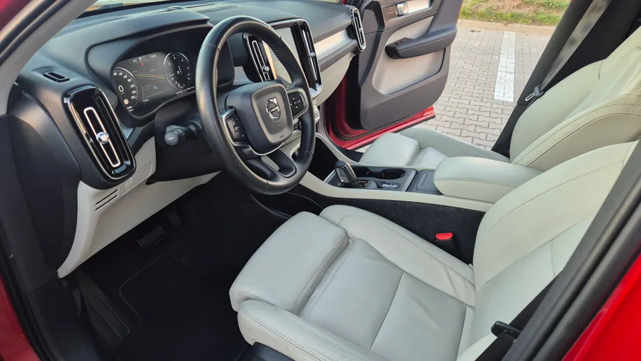 VOLVO XC40 XC40 D3 Momentum Pro aut