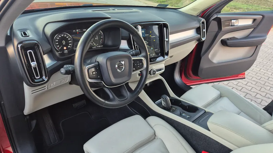 VOLVO XC40 XC40 D3 Momentum Pro aut