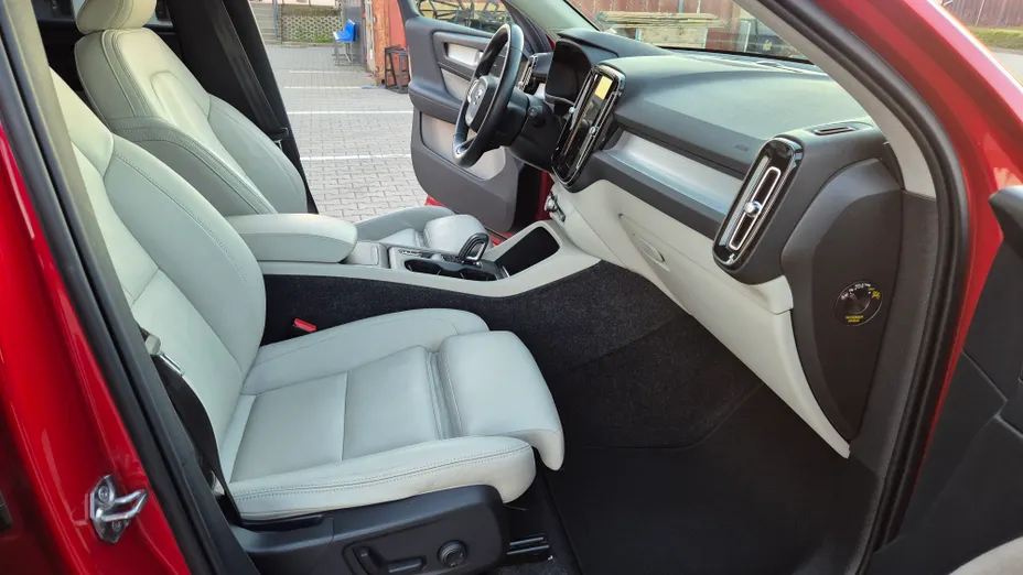 VOLVO XC40 XC40 D3 Momentum Pro aut