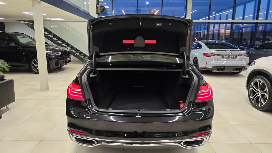 BMW Seria 7 730d xDrive sport-aut