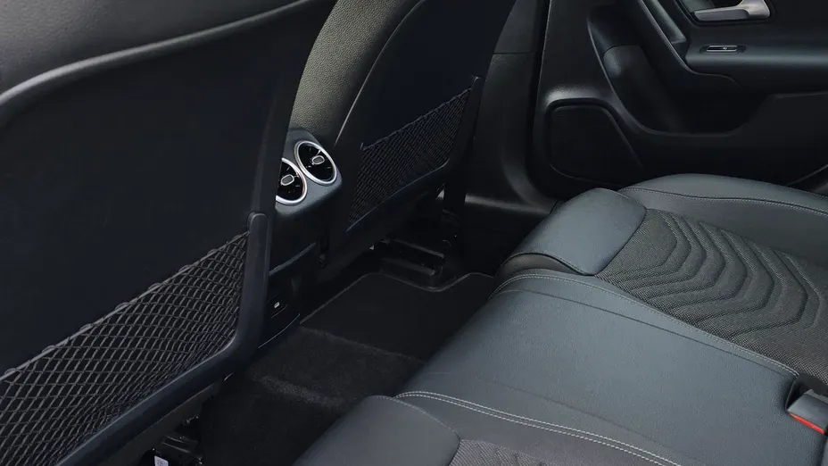 MERCEDES-BENZ CLA CLA 200 7G-DCT