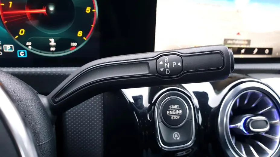 MERCEDES-BENZ CLA CLA 200 d 8G-DCT