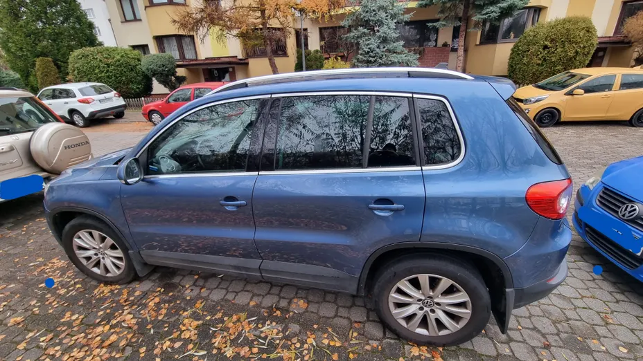 VOLKSWAGEN Tiguan -