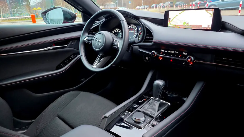 MAZDA 3 3 2.0 mHEV Centre-Line aut