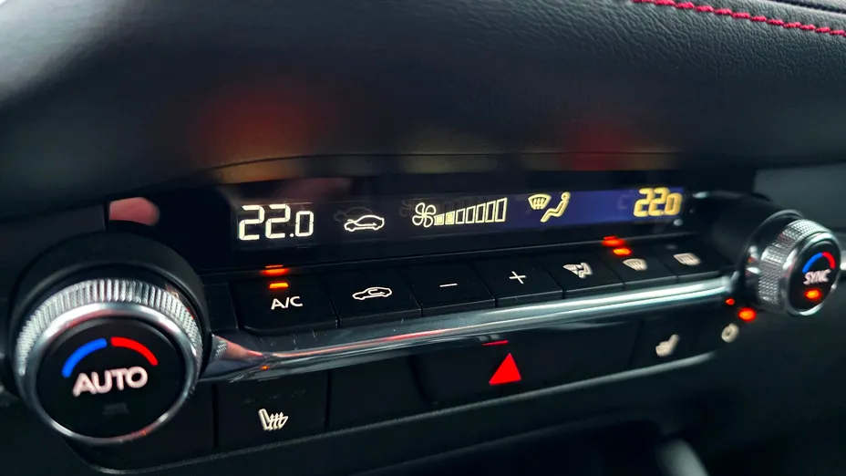 MAZDA 3 3 2.0 mHEV Homura aut