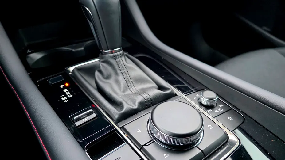 MAZDA 3 3 2.0 mHEV Centre-Line aut