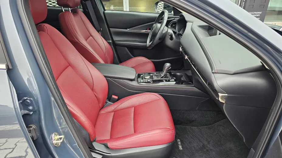 MAZDA CX-30 -