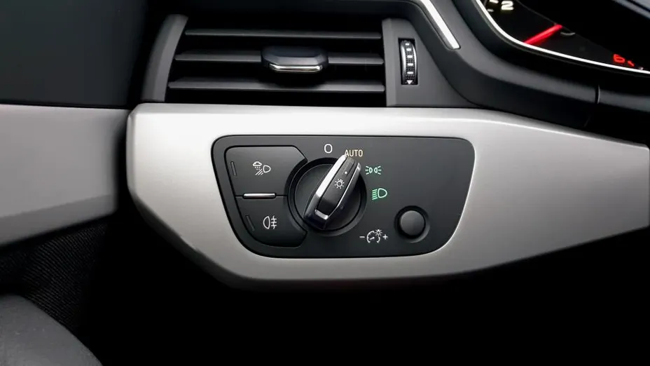 AUDI A4 A4 2.0 TDI S tronic