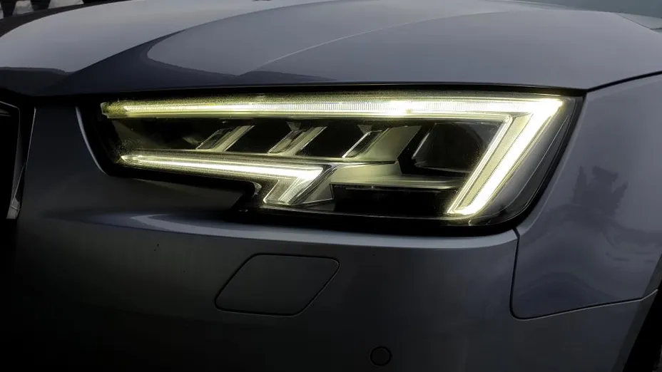 AUDI A4 A4 2.0 TDI S tronic