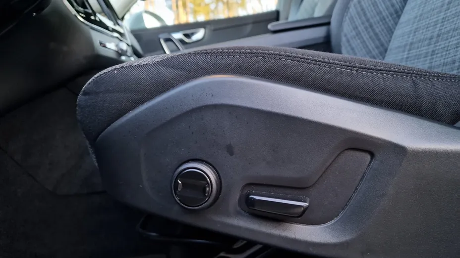 VOLVO XC60 XC60 T6 Plug-In Hybrid AWD Core aut