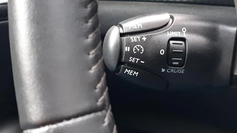 PEUGEOT 2008 2008 1.5 BlueHDi Allure Pack S&S EAT8