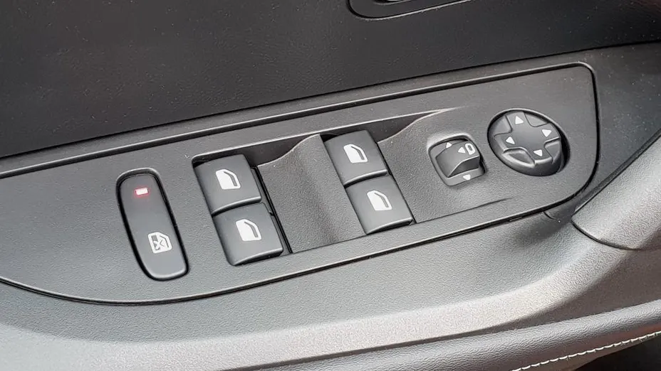 PEUGEOT 2008 2008 1.5 BlueHDi Allure Pack S&S EAT8