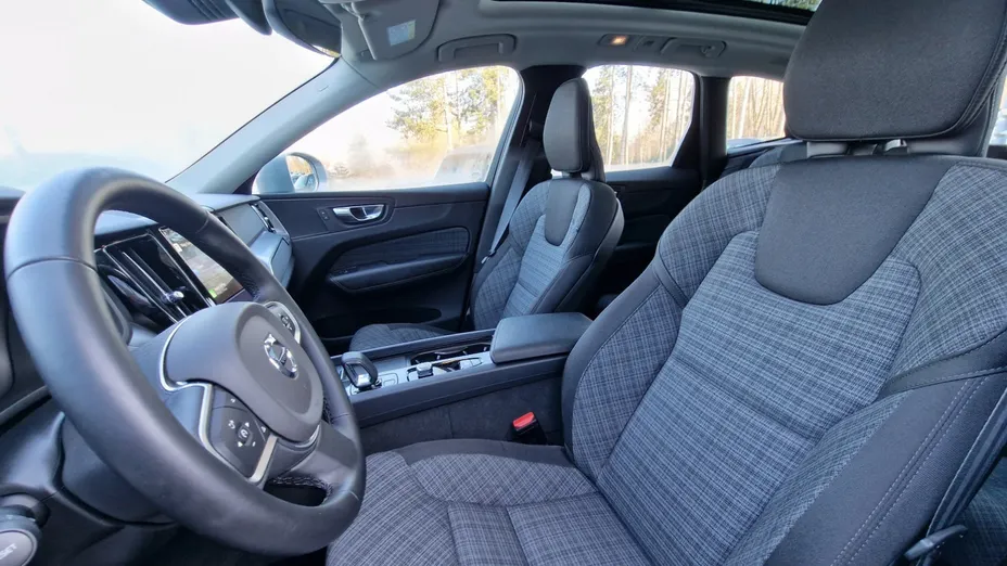 VOLVO XC60 XC60 T6 Plug-In Hybrid AWD Core aut