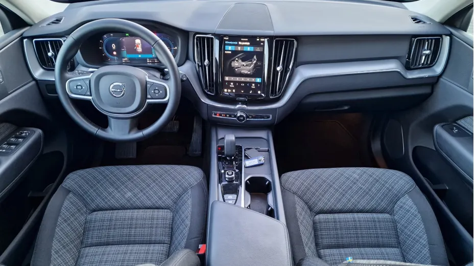 VOLVO XC60 XC60 T6 Plug-In Hybrid AWD Core aut