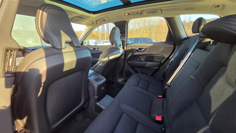 VOLVO XC60 XC60 T6 Plug-In Hybrid AWD Essential aut
