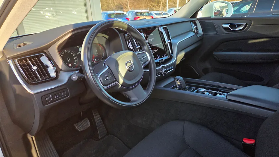 VOLVO XC60 XC60 T6 Plug-In Hybrid AWD Essential aut