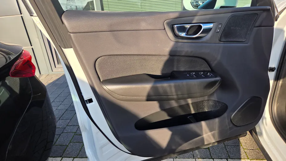 VOLVO XC60 XC60 T6 Plug-In Hybrid AWD Essential aut