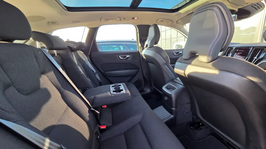 VOLVO XC60 XC60 T6 Plug-In Hybrid AWD Essential aut