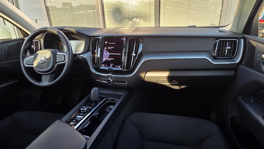 VOLVO XC60 XC60 T6 Plug-In Hybrid AWD Essential aut