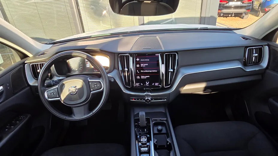 VOLVO XC60 XC60 T6 Plug-In Hybrid AWD Essential aut