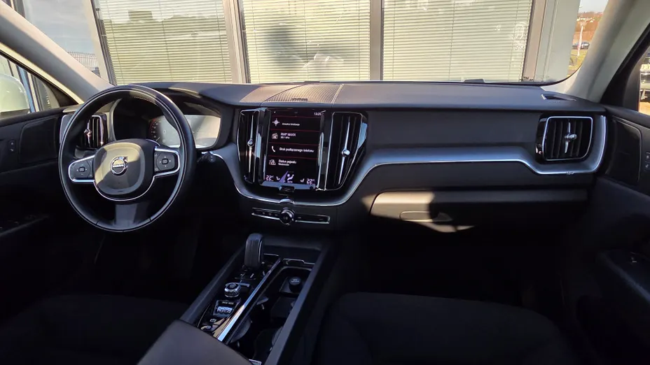VOLVO XC60 XC60 T6 Plug-In Hybrid AWD Essential aut