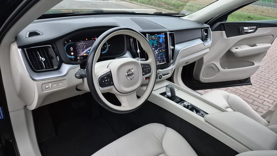 VOLVO XC60 XC60 T6 AWD Plug-In Hybrid Inscription Expression aut