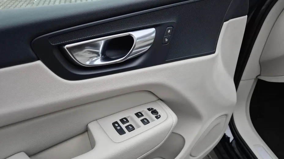 VOLVO XC60 XC60 T6 AWD Plug-In Hybrid Inscription Expression aut