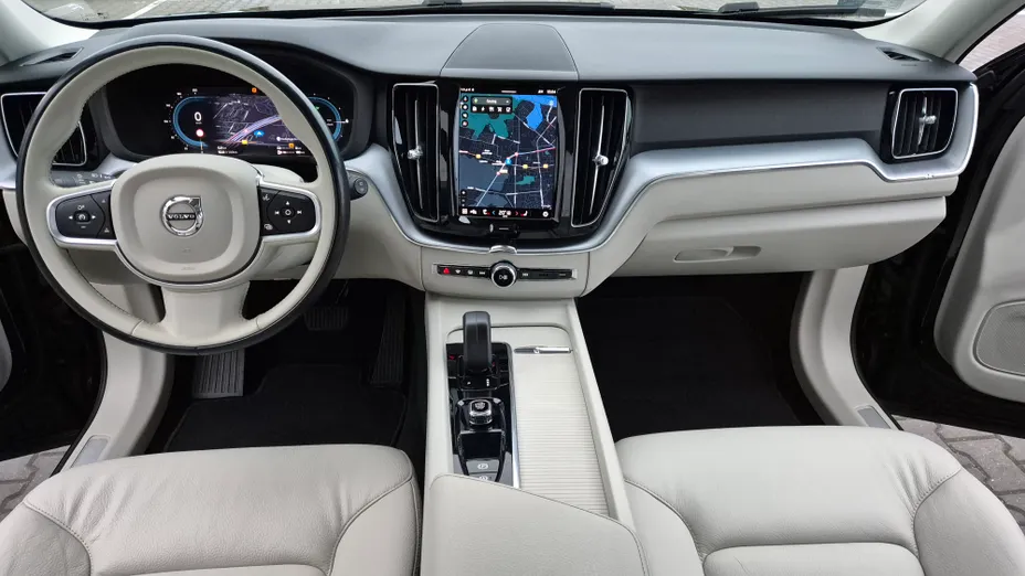 VOLVO XC60 XC60 T6 AWD Plug-In Hybrid Inscription Expression aut