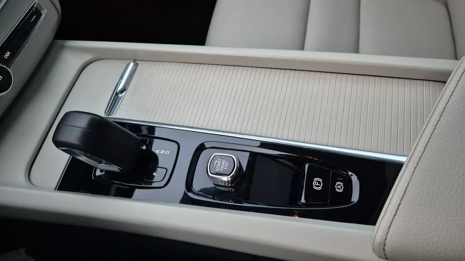 VOLVO XC60 XC60 T6 AWD Plug-In Hybrid Inscription Expression aut