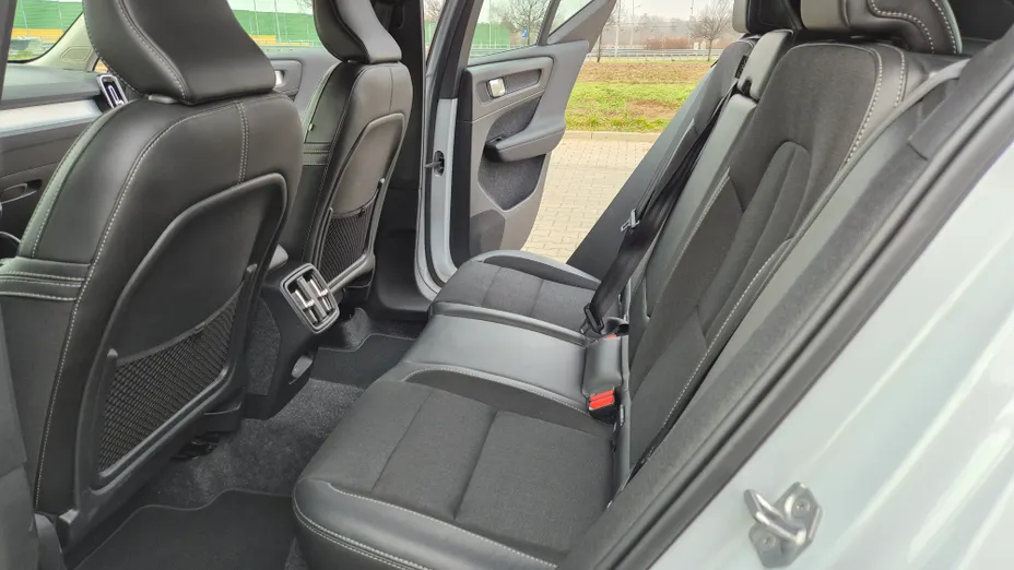 VOLVO XC40 XC40 T3 Momentum Pro aut